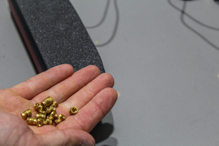 Gängade mässingsinsatser för 3D-printade detaljer